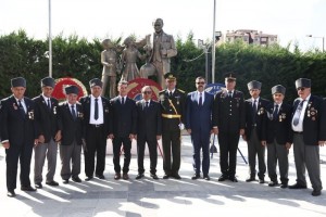 30 Ağustos Zafer Bayramı Çelenk Sunma ve Tebrikat Töreni Gerçekleştirildi